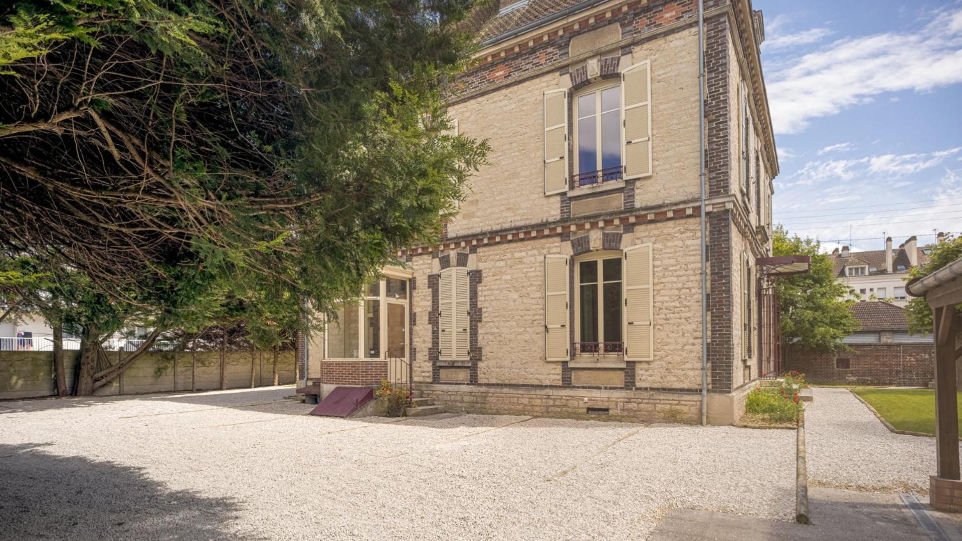 Bonappart 4 - Charme Napoleonien & Confort Troyes Exteriér fotografie