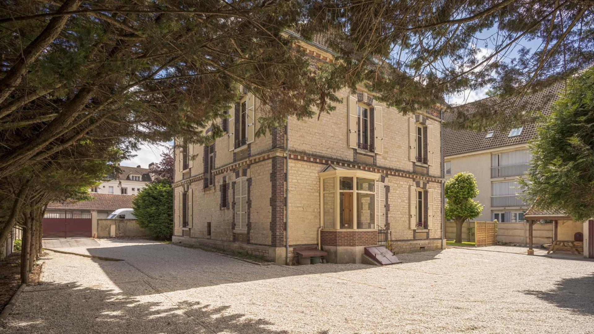 Bonappart 4 - Charme Napoleonien & Confort Troyes Exteriér fotografie